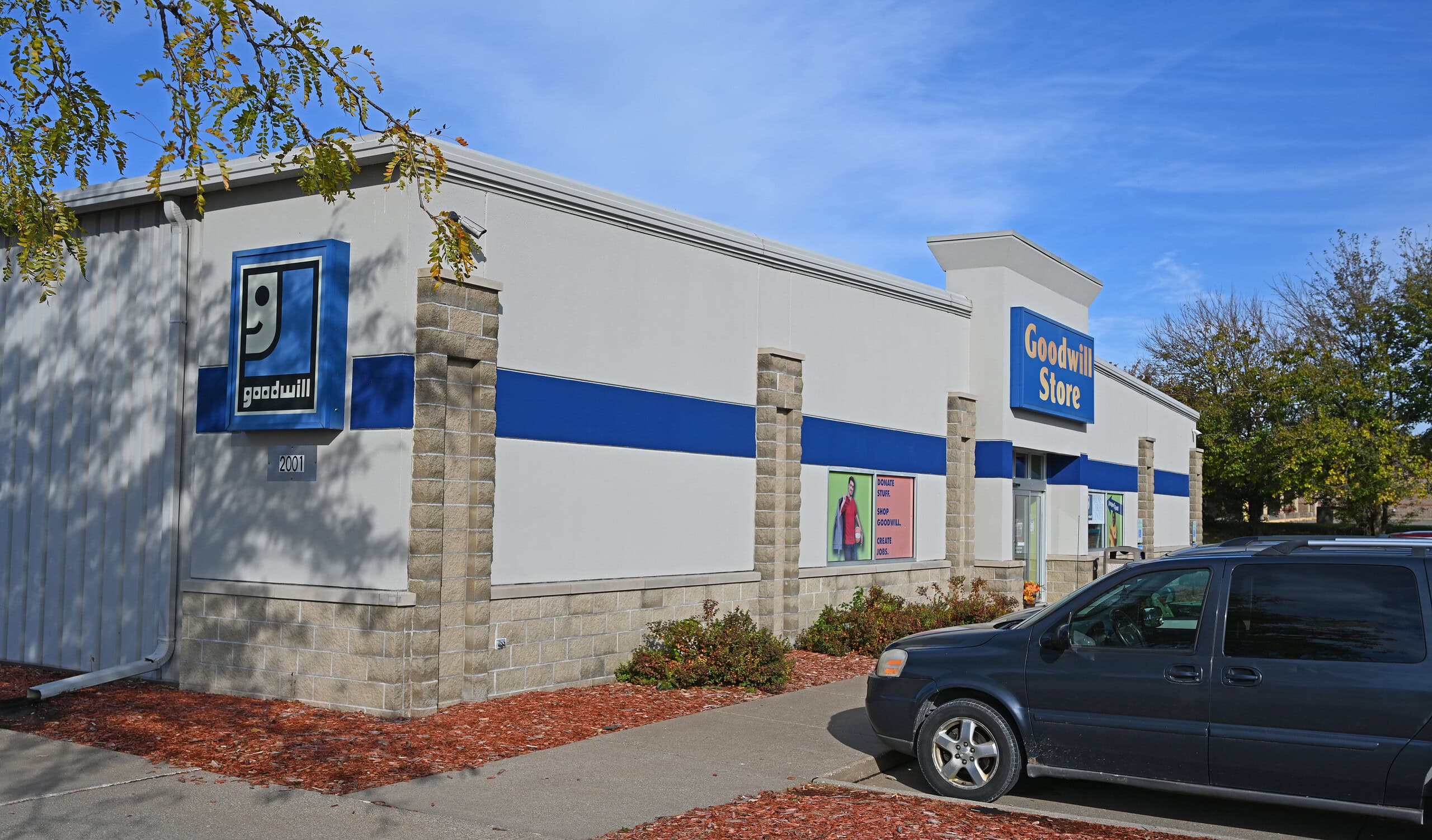Muscatine Goodwill Store and Helms Career Center